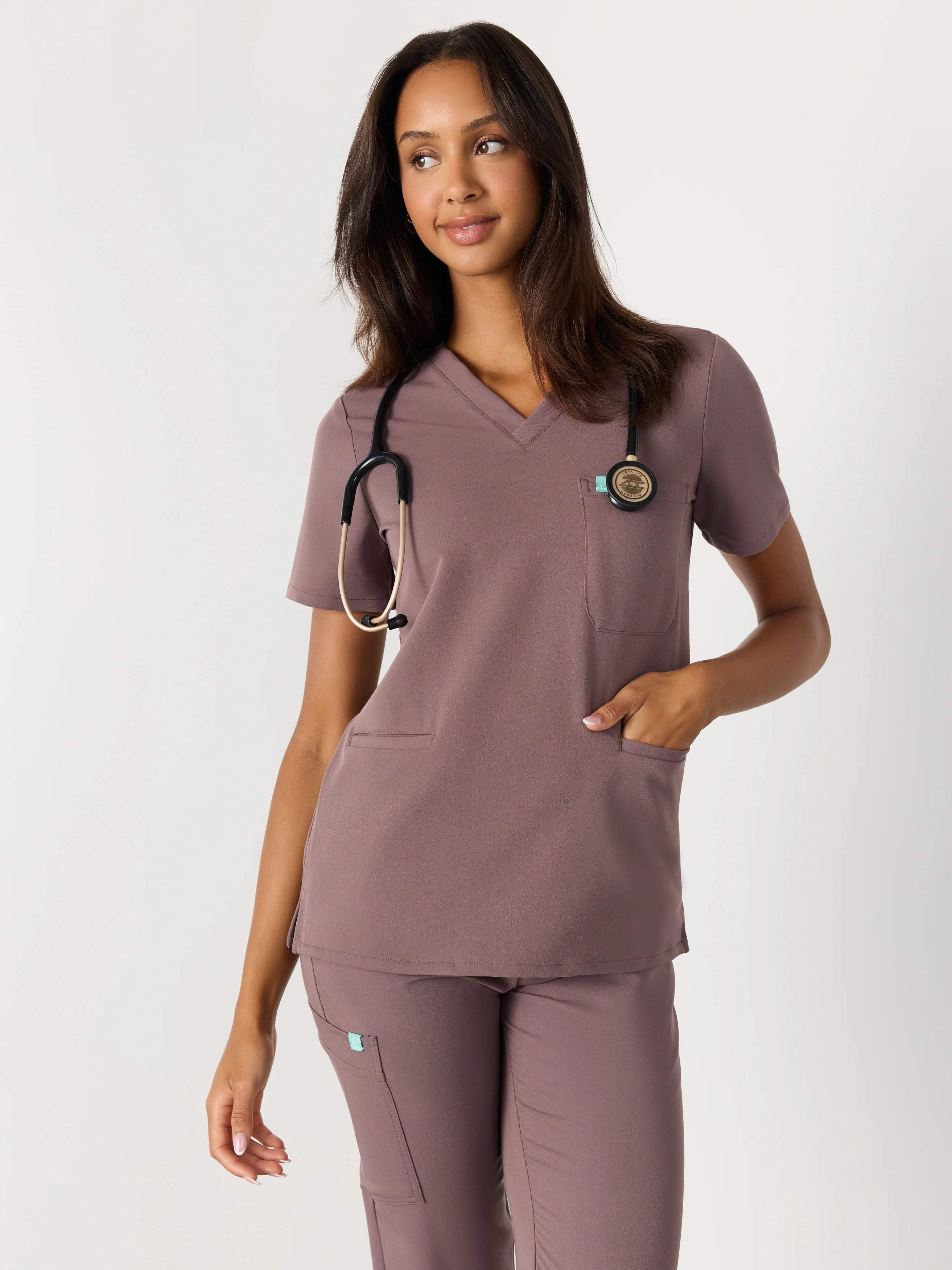 LIV RE-GARDE™ - SOFT PLUM - Three Pockets Scrub Top - SILVADUR™