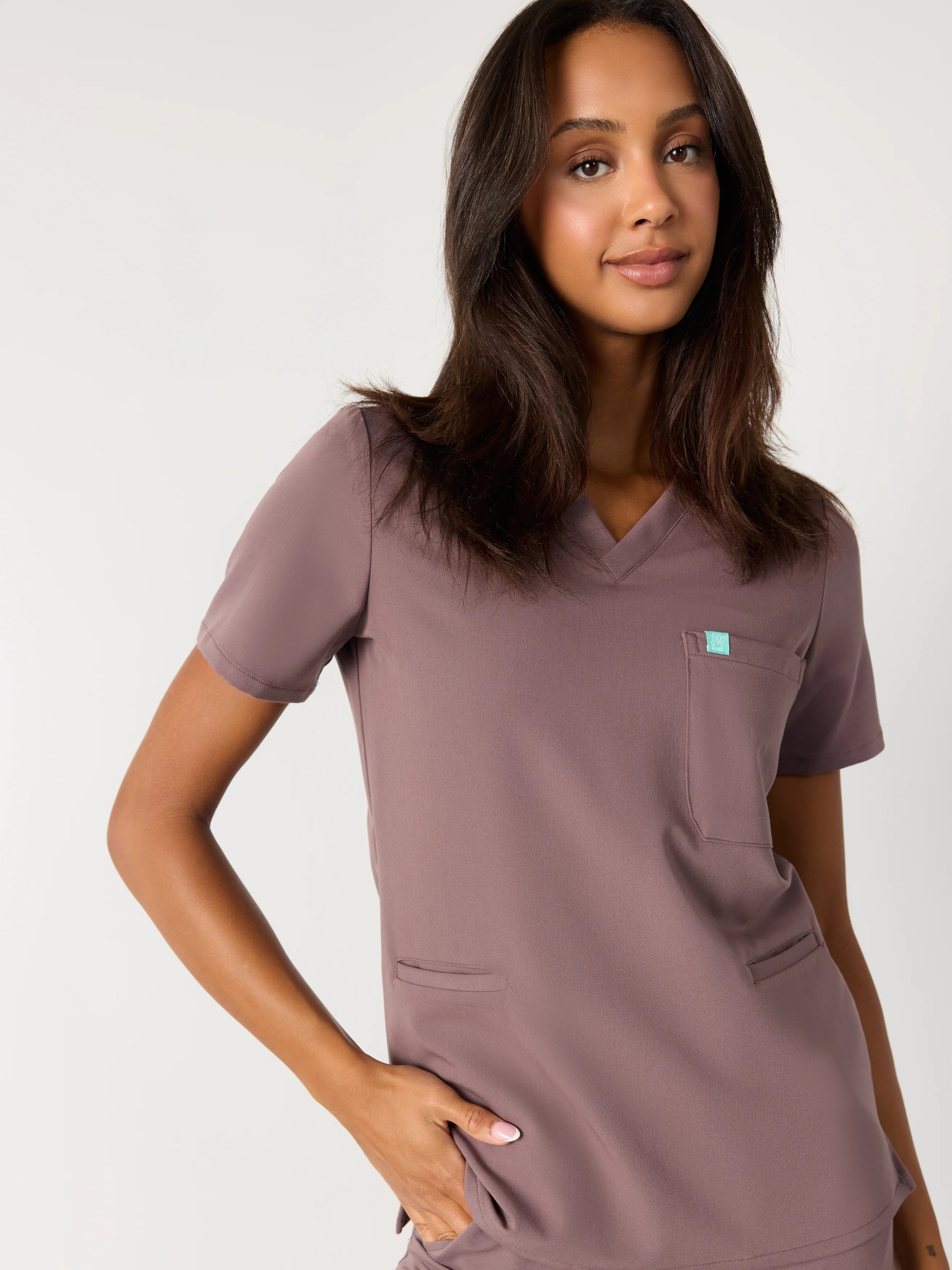 LIV RE-GARDE™ - SOFT PLUM - Three Pockets Scrub Top - SILVADUR™