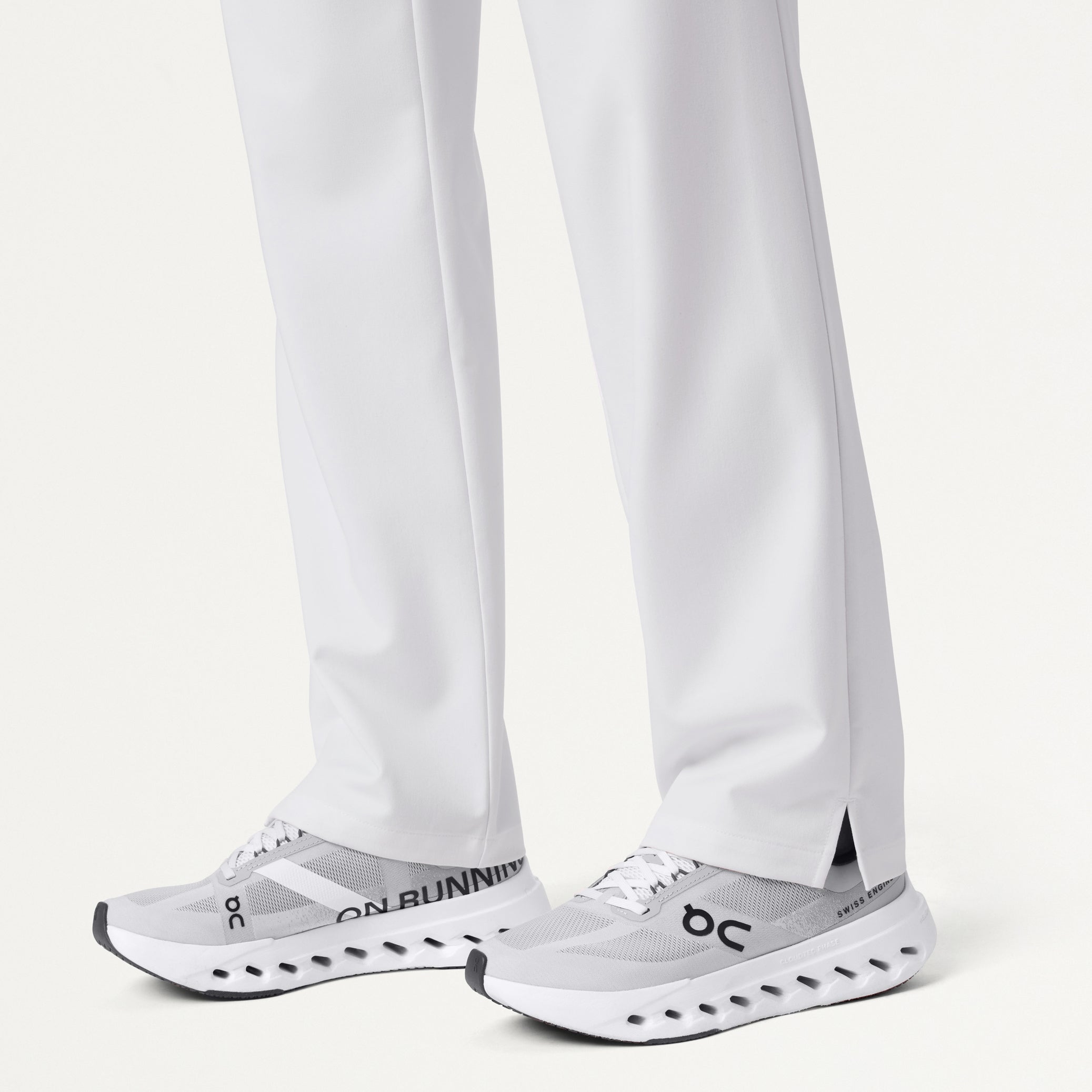 Xenos Cargo Knit-Waist Scrub Pant - White