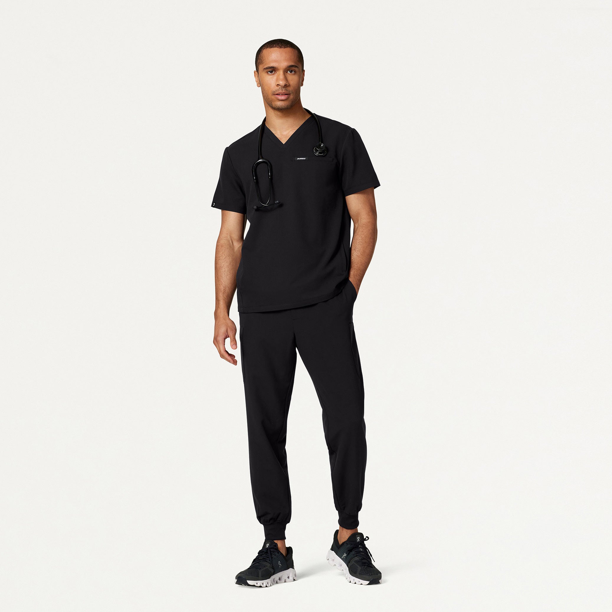 Osmo 8-Pocket Scrub Jogger - Black