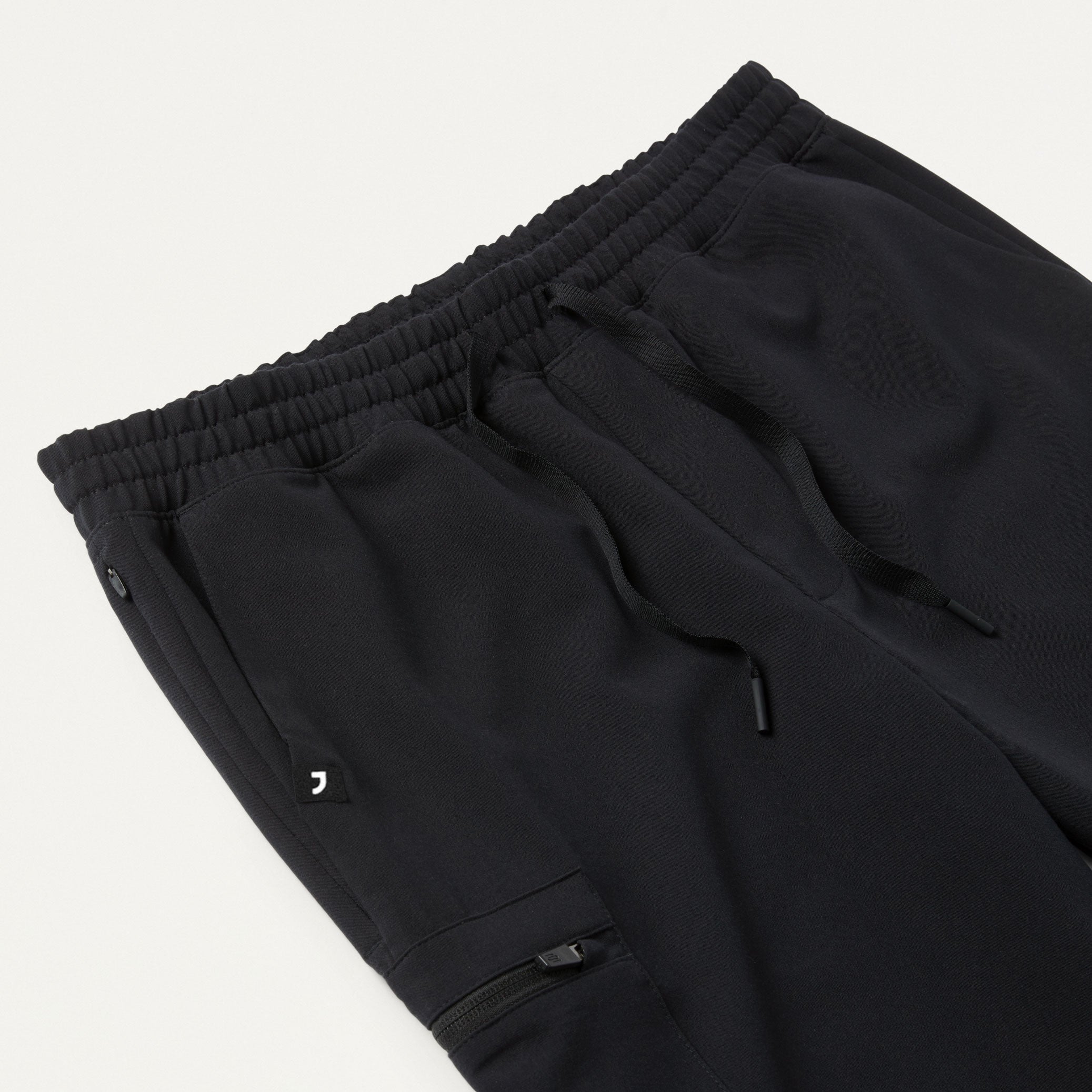 Osmo 8-Pocket Scrub Jogger - Black