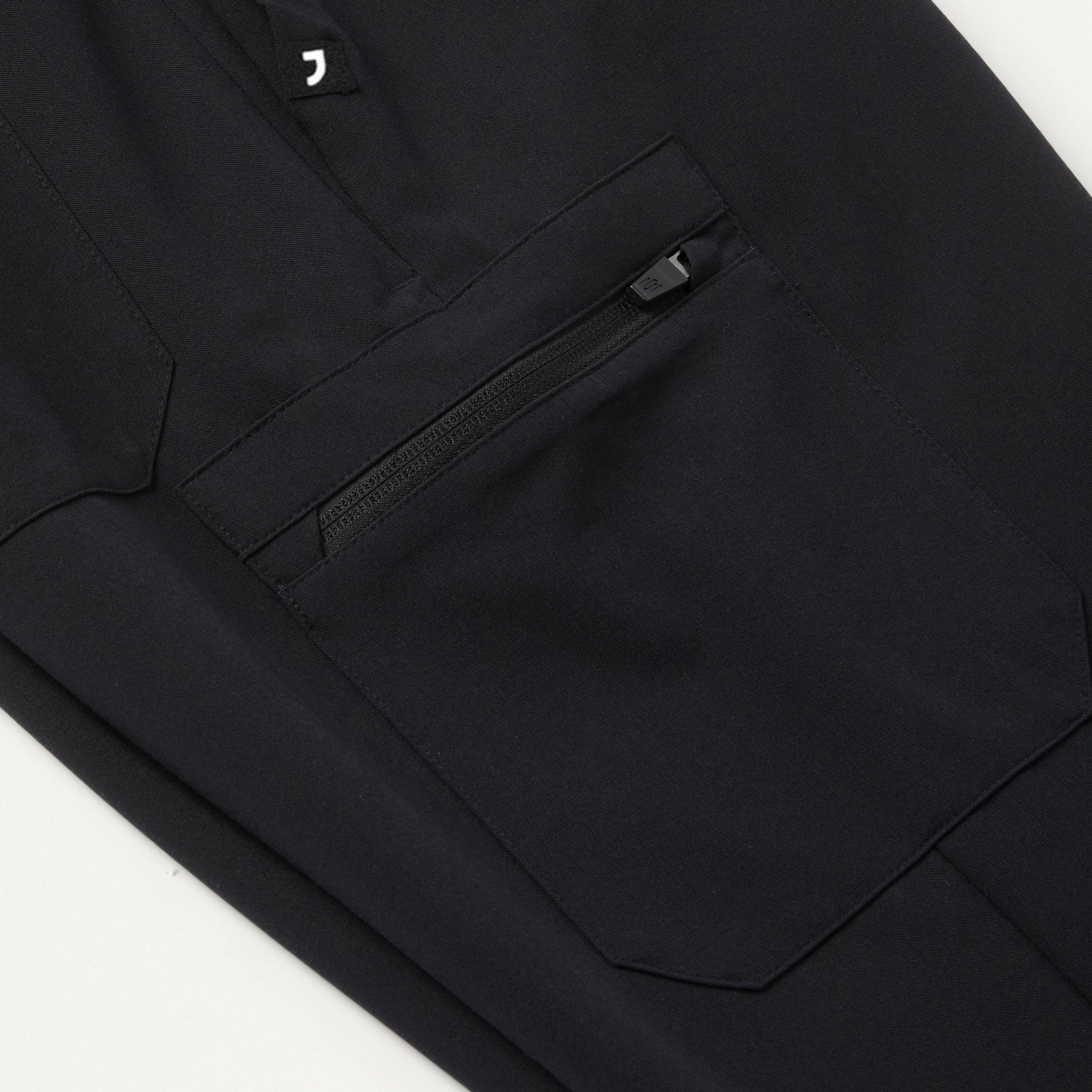 Osmo 8-Pocket Scrub Jogger - Black