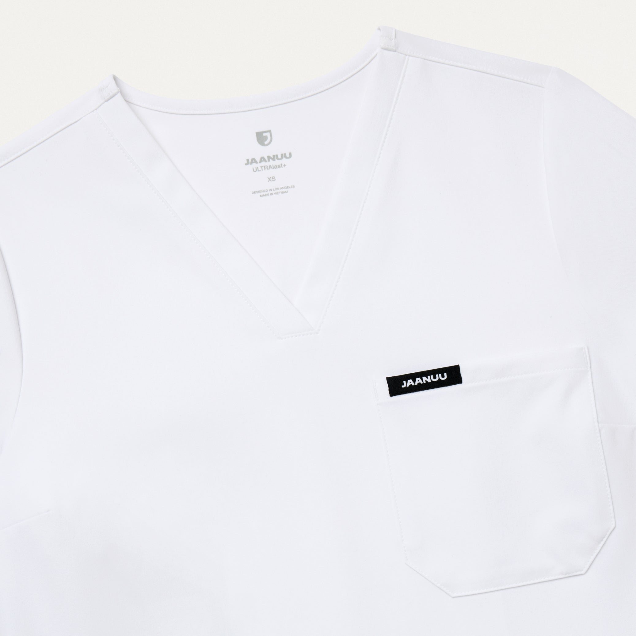 Rhena Slim Essential 1-Pocket Scrub Top - White